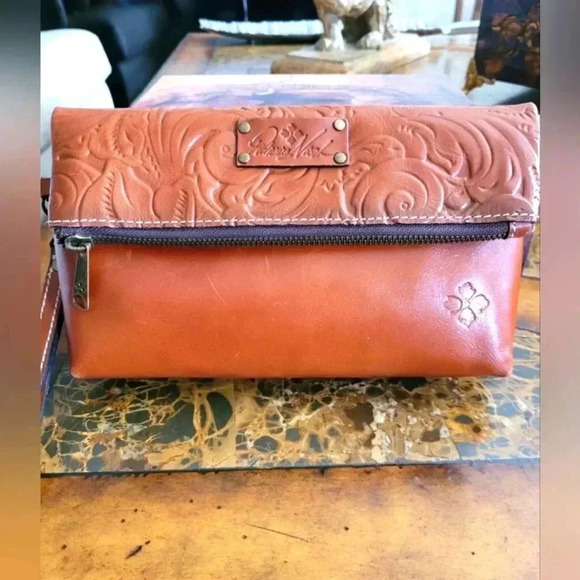 Patricia Nash Handbags - Patricia Nash Leather fold-over